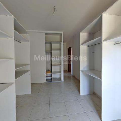 VILLA 220 M² S/TER 6645M²