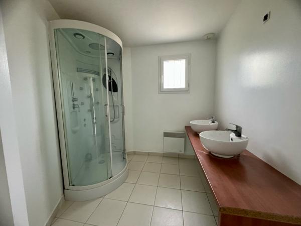 Pavillon de Plain-pied intégral 4 chambres sur terrain de 1120m2