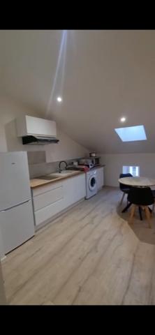 Appartement T2 meublé cosy à louer à Celles-sur-Belle, dernier étage