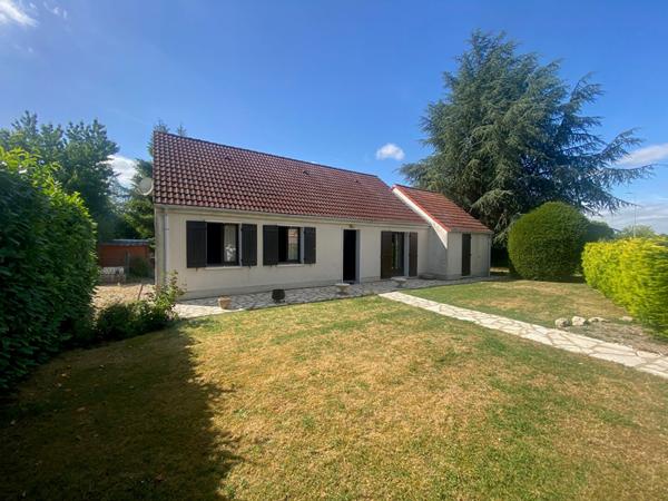 Maison de plain-pied, Neuville-Aux-Bois ( 45 )