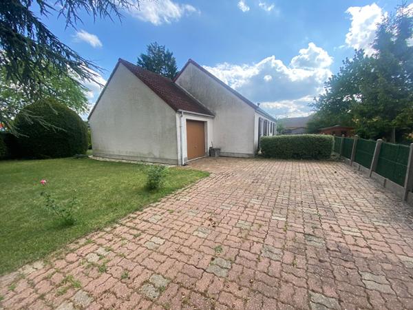 Maison de plain-pied, Neuville-Aux-Bois ( 45 )