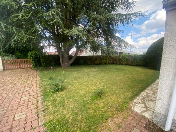 Maison de plain-pied, Neuville-Aux-Bois ( 45 )
