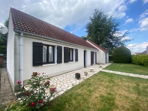 Maison de plain-pied, Neuville-Aux-Bois ( 45 )