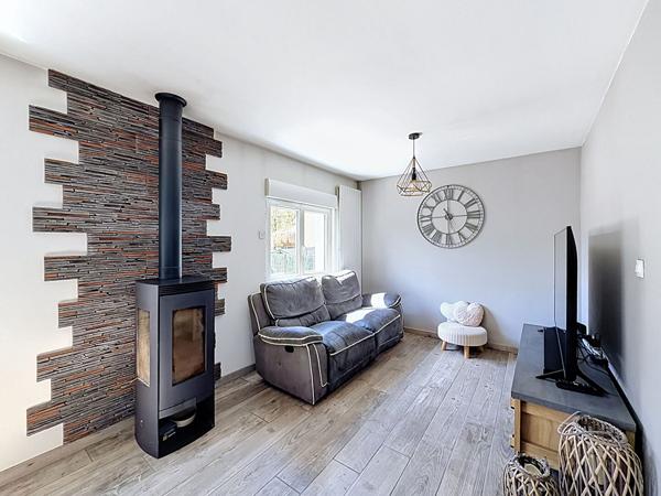 Maison située à Meaux - 3 chambres - jardin de 612 m2 - garage et dépendances - cave totale
