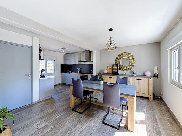 Maison située à Meaux - 3 chambres - jardin de 612 m2 - garage et dépendances - cave totale