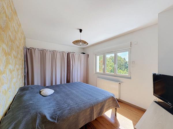 Maison située à Meaux - 3 chambres - jardin de 612 m2 - garage et dépendances - cave totale
