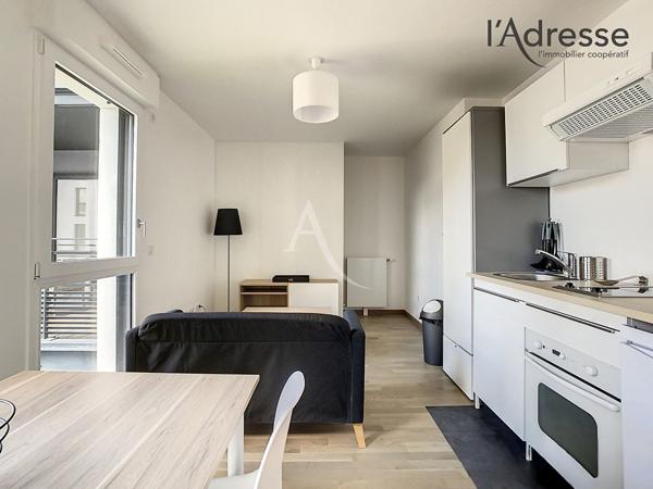 COURBEVOIE/Studio meublé de 28 m²