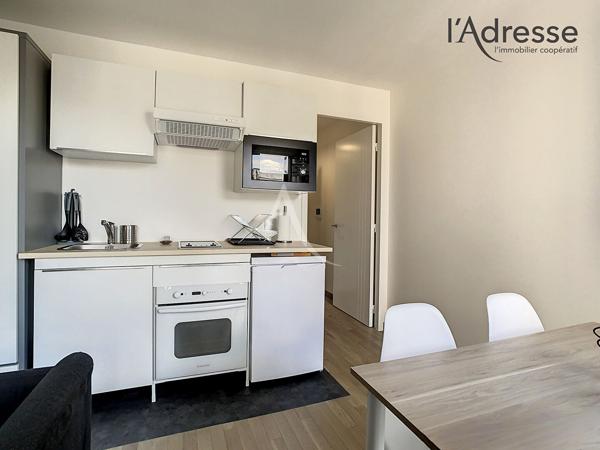 COURBEVOIE/Studio meublé de 28 m²