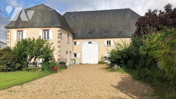 MAISON DE CAMPAGNE - 4 CHAMBRES - DEPENDANCE