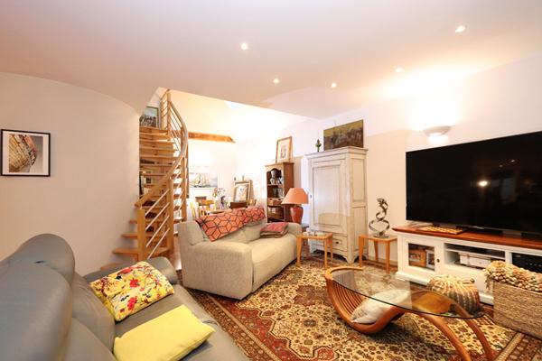 Appartement type loft d'environ150 m² - terrasse privative - Double garage