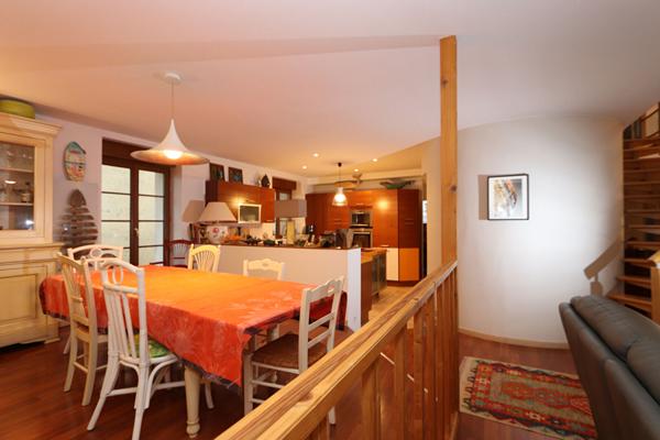 Appartement type loft d'environ150 m² - terrasse privative - Double garage