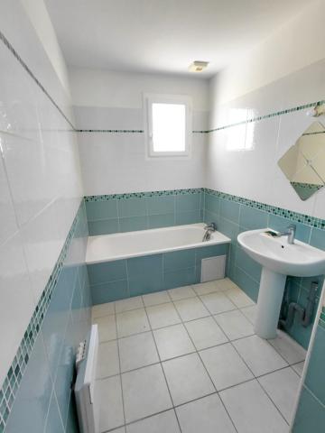 MAISON PLAIN-PIED 4 CHAMBRES GRAND TERRAIN