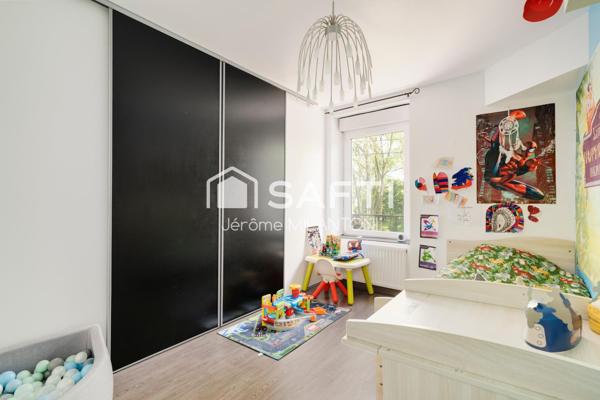 Proche commerces, Axe A31, rénovation 2012.