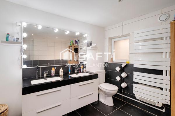 Proche commerces, Axe A31, rénovation 2012.