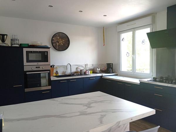 Maison sans voisins avec étang à 8 kms de Mayenne