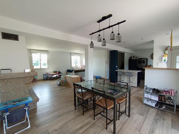 Maison sans voisins avec étang à 8 kms de Mayenne