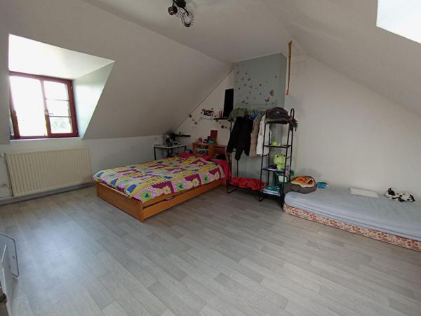 Maison sans voisins avec étang à 8 kms de Mayenne