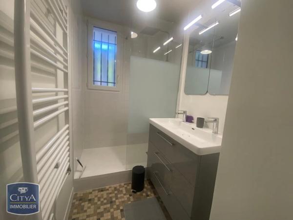 Appartement à louer 4 pièces 67.15m² Pessac (33600)
