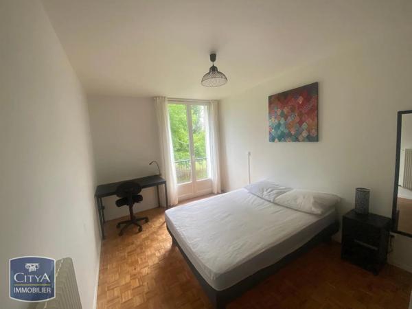 Appartement à louer 4 pièces 67.15m² Pessac (33600)