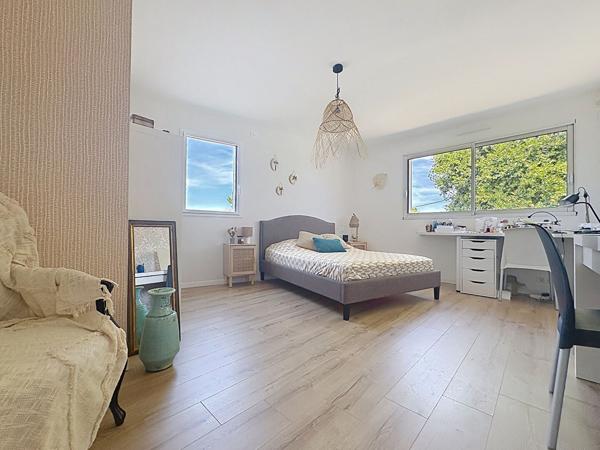 Vertou   - Maison de caractère  4 chambres avec Piscine et Dépendance