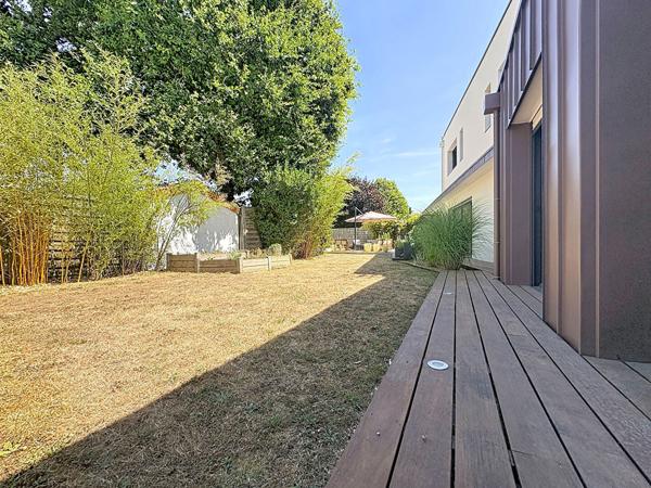 Vertou   - Maison de caractère  4 chambres avec Piscine et Dépendance