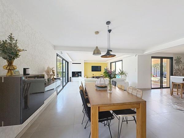 Vertou   - Maison de caractère  4 chambres avec Piscine et Dépendance