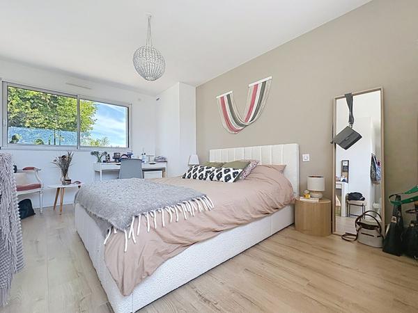 Vertou   - Maison de caractère  4 chambres avec Piscine et Dépendance