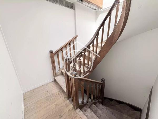 GARDONNE : Immeuble centre 6 pièces de 177m² avec cour