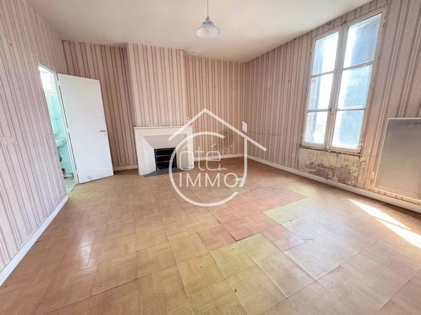 GARDONNE : Immeuble centre 6 pièces de 177m² avec cour