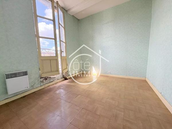GARDONNE : Immeuble centre 6 pièces de 177m² avec cour