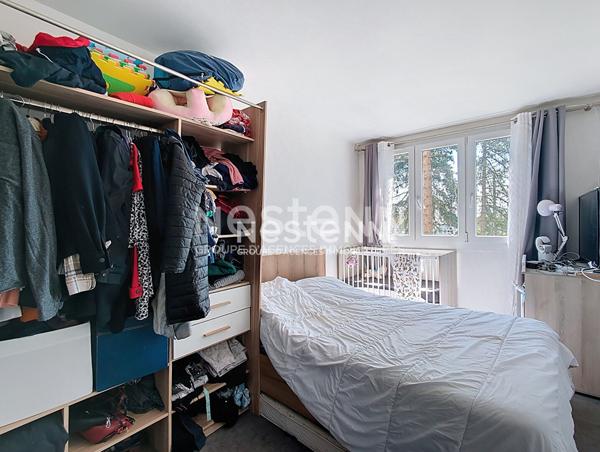 Idéal investissement locatif ou premier achat : appartement de 3 pièces avec balcon, parking et cave, accès direct N12 et gare