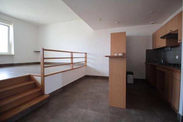 Dpt Moselle (57), à louer ZIMMING appartement T5 avec garage