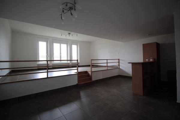 Dpt Moselle (57), à louer ZIMMING appartement T5 avec garage