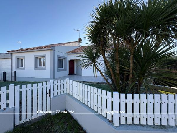 Maison à vendre Centre ville - Piscine chauffée sous dôme - 3 chambres - Grand garage + Garage pour Camping-car COEX (85)