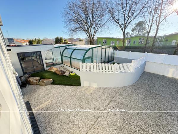 Maison à vendre Centre ville - Piscine chauffée sous dôme - 3 chambres - Grand garage + Garage pour Camping-car COEX (85)