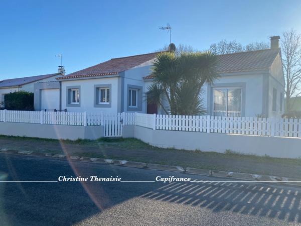 Maison à vendre Centre ville - Piscine chauffée sous dôme - 3 chambres - Grand garage + Garage pour Camping-car COEX (85)