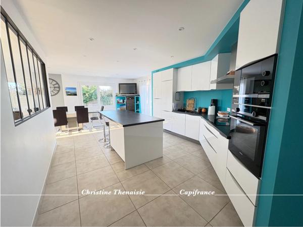 Maison à vendre Centre ville - Piscine chauffée sous dôme - 3 chambres - Grand garage + Garage pour Camping-car COEX (85)