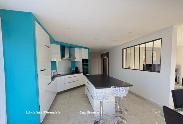 Maison à vendre Centre ville - Piscine chauffée sous dôme - 3 chambres - Grand garage + Garage pour Camping-car COEX (85)