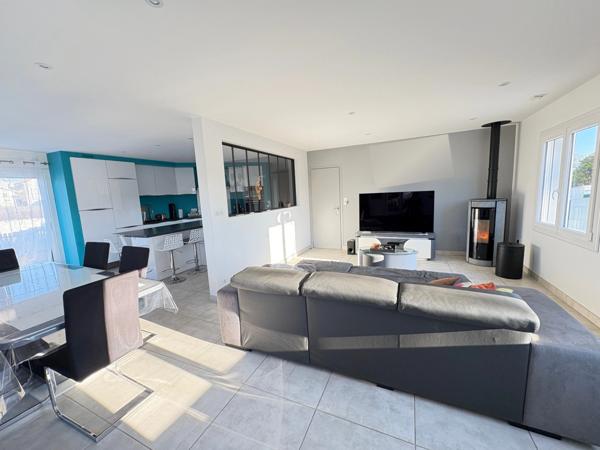 Maison à vendre Centre ville - Piscine chauffée sous dôme - 3 chambres - Grand garage + Garage pour Camping-car COEX (85)