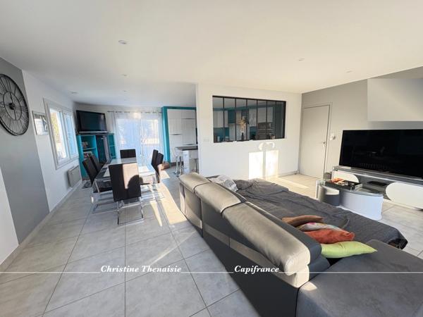 Maison à vendre Centre ville - Piscine chauffée sous dôme - 3 chambres - Grand garage + Garage pour Camping-car COEX (85)