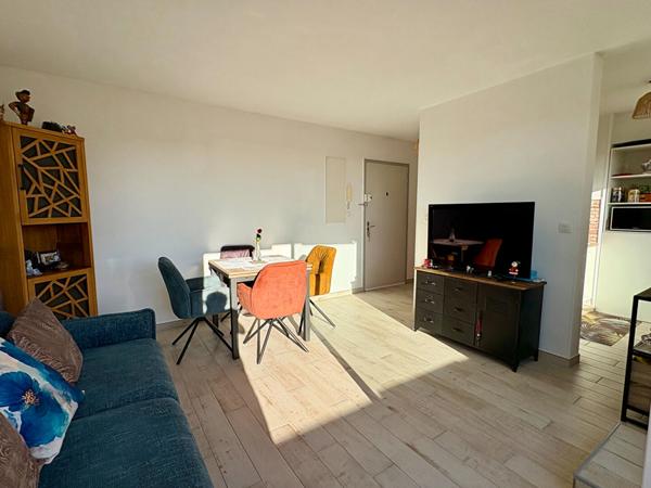 Appartement Sete 2 pièces 37,43 m² terrasse et garage