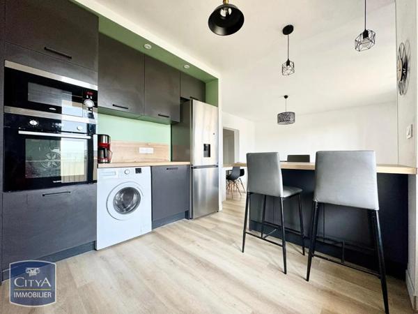 Appartement à louer 3 pièces 62.53m² Nîmes (30900)