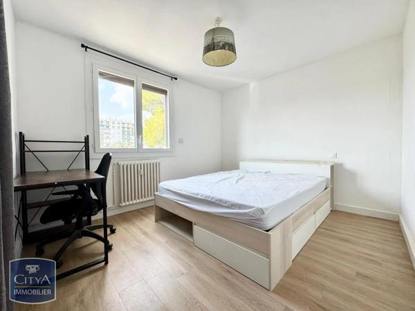 Appartement à louer 3 pièces 62.53m² Nîmes (30900)