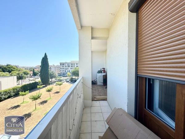 Appartement à louer 3 pièces 62.53m² Nîmes (30900)