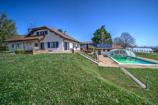 Dpt Ain (01), à vendre ECHENEVEX maison P5 de 324,04 m² - Terrain de 10 000,00 m² - Plain pied