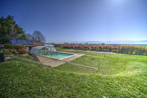 Dpt Ain (01), à vendre ECHENEVEX maison P5 de 324,04 m² - Terrain de 10 000,00 m² - Plain pied