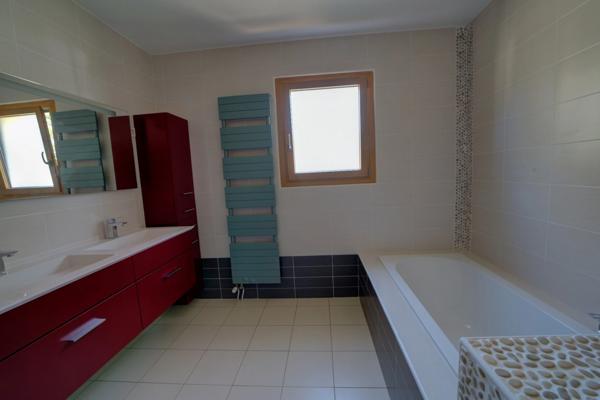 Dpt Ain (01), à vendre ECHENEVEX maison P5 de 324,04 m² - Terrain de 10 000,00 m² - Plain pied