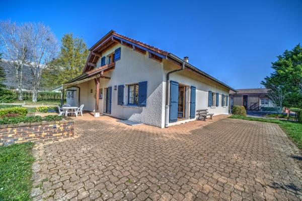 Dpt Ain (01), à vendre ECHENEVEX maison P5 de 324,04 m² - Terrain de 10 000,00 m² - Plain pied