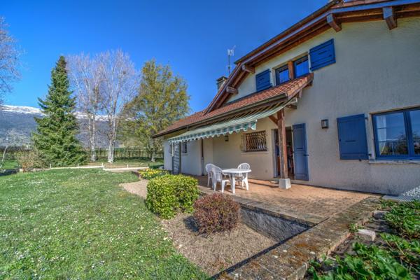 Dpt Ain (01), à vendre ECHENEVEX maison P5 de 324,04 m² - Terrain de 10 000,00 m² - Plain pied