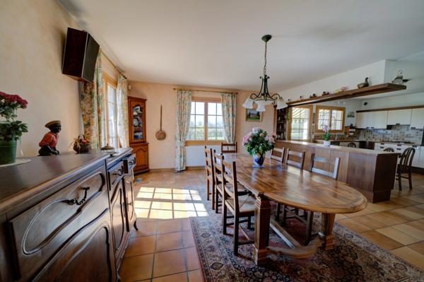 Dpt Ain (01), à vendre ECHENEVEX maison P5 de 324,04 m² - Terrain de 10 000,00 m² - Plain pied